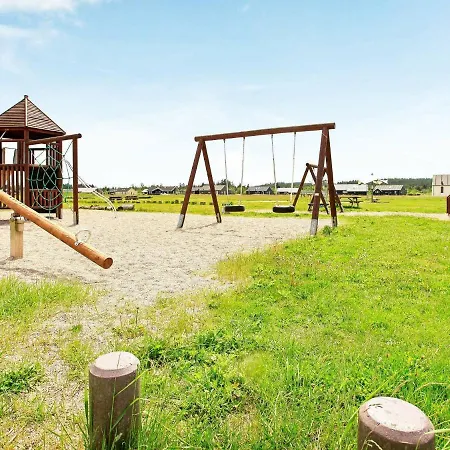 Three-bedroom Holiday In 10 Сasa de vacaciones *
