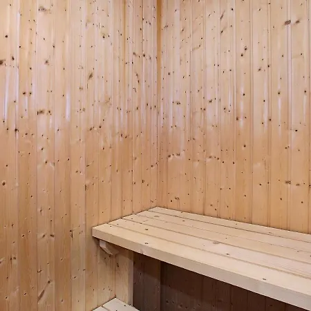 Three-bedroom Holiday In 10 * Brovst