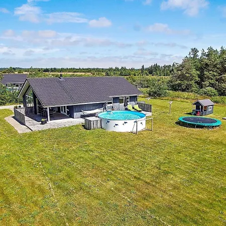 Three-bedroom Holiday In 10 Сasa de vacaciones Brovst
